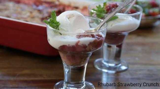 Rhubarb Strawberry Crunch