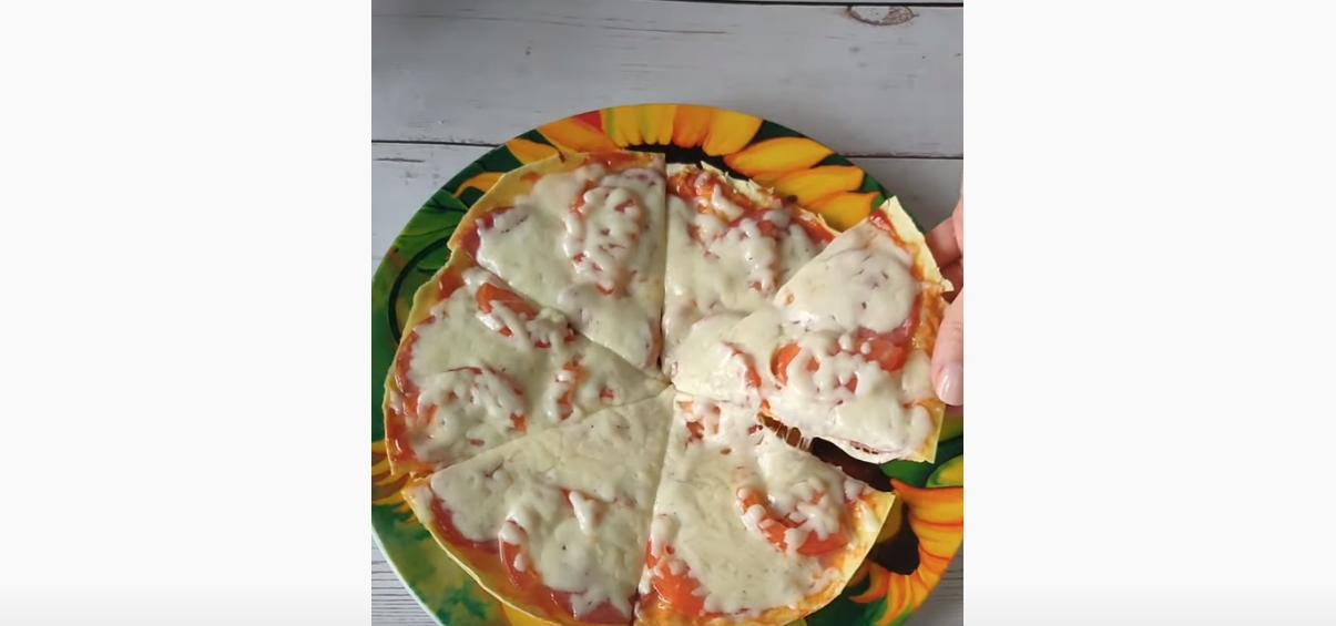 Skillet Pita Pizzas