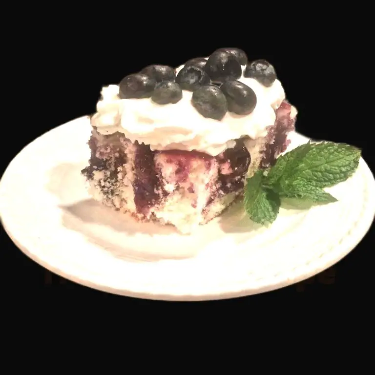 Delicious Blueberry Poke Cake Recipe