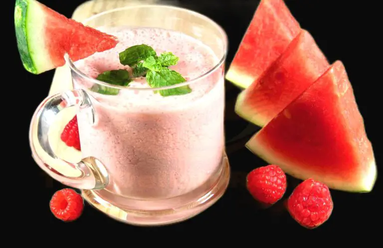 Refreshingly Sweet Watermelon-Raspberry Smoothie
