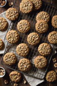 Crisp Oatmeal Cookies